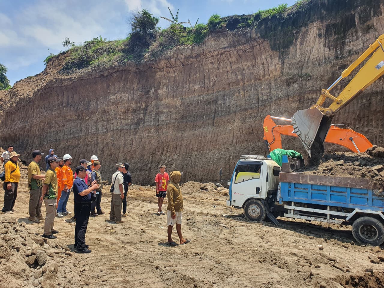 Pelaksanaan Pengawasan dan Pengendalian Aktivitas Pertambangan di Desa Kebonbatur